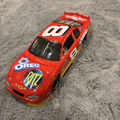 Coche Dale Earnhardt Jr #8 2003 OREO/RITZ Monte Carlo acción NASCAR diecast Foto 1 de 4