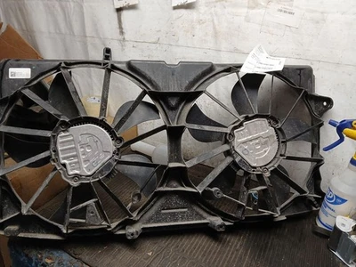 Conjunto de ventilador de motor de ventilador de radiador para camioneta Silverado 1500 14-21 3009006 Foto 1 de 4