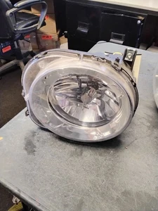 2015-2018 JEEP RENEGADE Driver Left Headlight Halogen - Picture 1 of 5