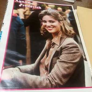 Lynne Fredrick, Alain Delon [79 Ultima Pin-Up] vedi foto descrizione BKHYSR7901 - Foto 1 di 3