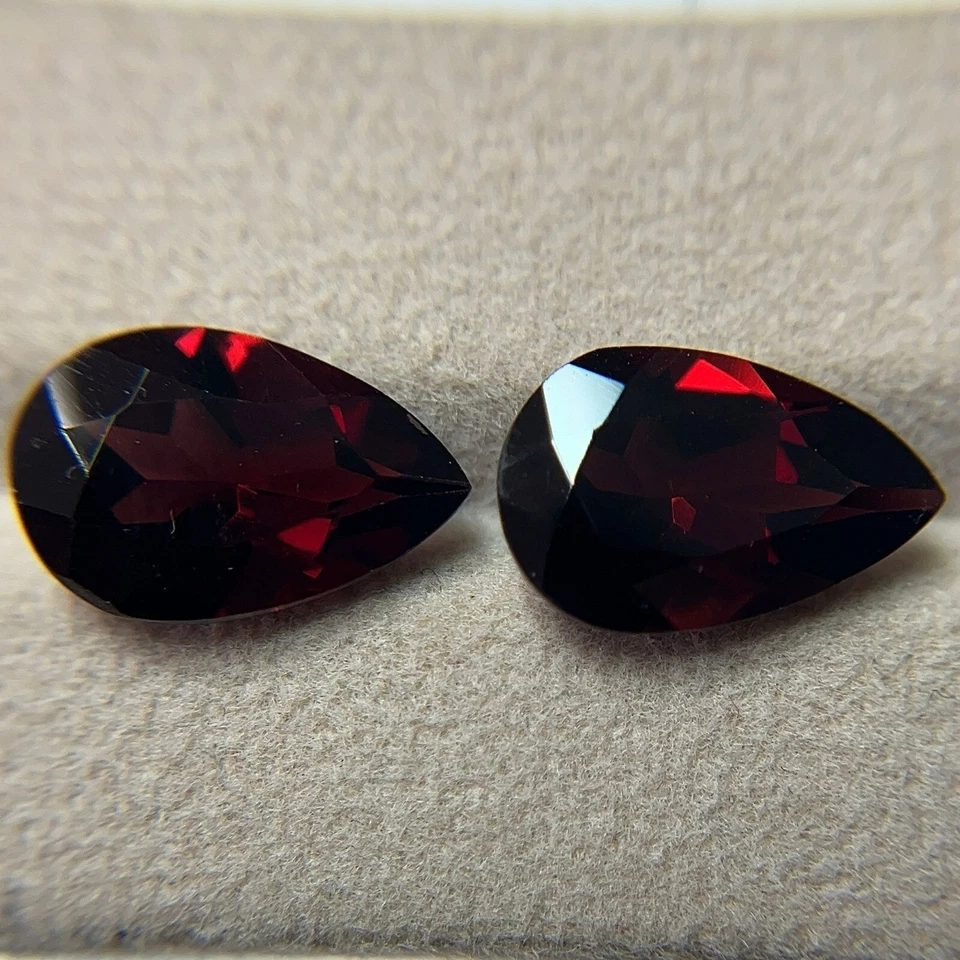 12.41CTS_ 15.2X10.1 PEAR SHAPE UNHEATED 100% NATURAL RHODOLITE GARNET SRI LANKA - Image 1 of 1