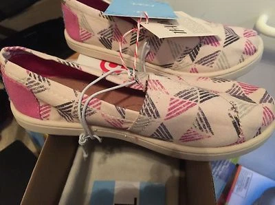 NUEVO Zapatos sin cordones Toms X Target edición limitada estampado geométrico jóvenes niños niñas Foto 1 de 4