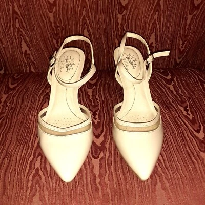 LIFE STRIDE SOVIA Soft System BEIGE Size 9  - Изображение 1 из 4