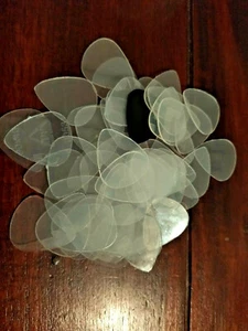 100 puas de guitarra o bajo hechas a mano con material reutilizado - Imagen 1 de 1