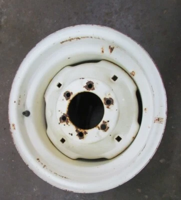 Retroexcavadora Case 580 CK 580, 580CK, 480, 480CK llanta rueda delantera 8 x 16 Foto 1 de 2