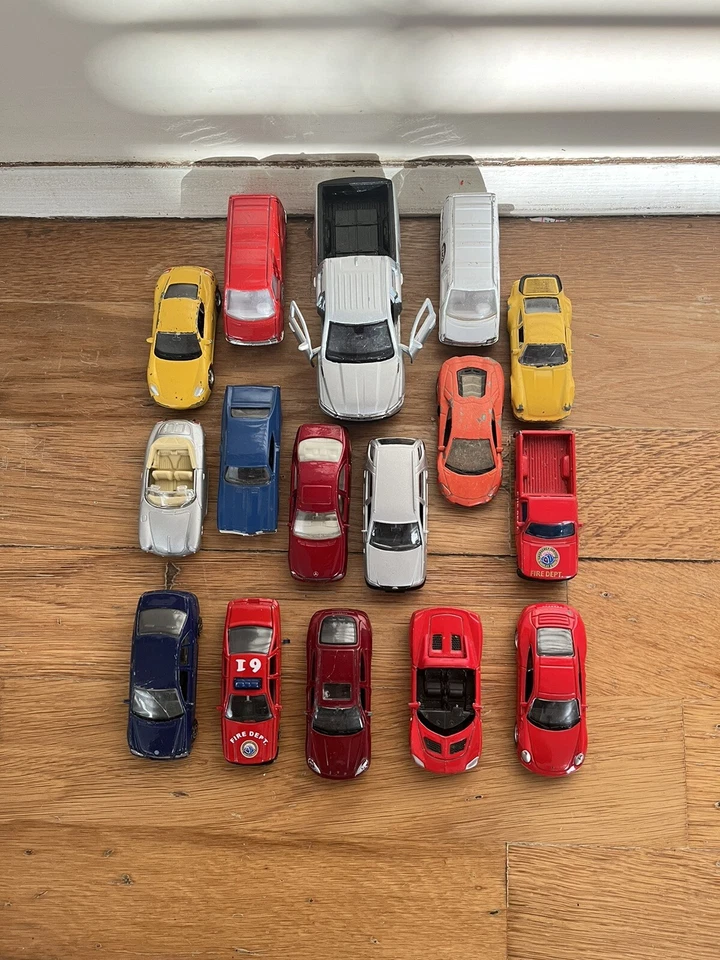 16x Welly Die-Cast Vehicles Lot - Image 1 of 4