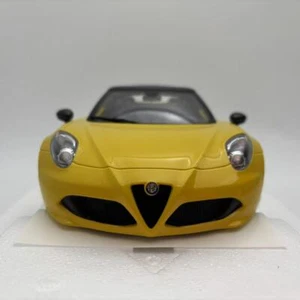 Autoart 1:18 Alfa Romeo 4C Giallo 2 Porte Tetto Staccabile Apribile Modellino Auto - Foto 1 di 10