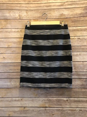 J. Falda lápiz Crew a rayas talla 0 pequeña nueva con etiquetas Foto 1 de 4