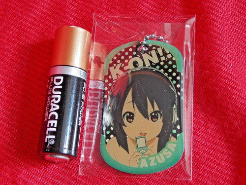 ⭐ NEW! K-ON!! AZUSA NAKANO MASCOT CHARM METAL PLATE 2" 5cm UK DESPATCH 🚚 ANIME