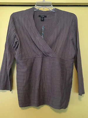 Suéter gris Style & Co., cuello en V cruzado, talla 0X plus, nuevo con etiquetas $56 NUEVO Foto 1 de 4