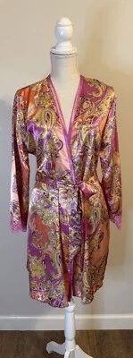 Jones New York Purple Coral Paisley Satin 1/2 Robe Lace Wrist Sz S/M - Image 1 of 4
