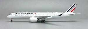 Phoenix-models 12010 1:400 Airbus A350-900 Air France F-HTYM - Picture 1 of 1