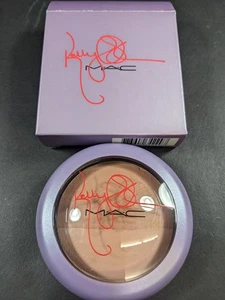 MAC MINERALIZE SKINFINISH - JOLLY GOOD (A24) - BNIB - KELLY OSBOURNE COLLECTION - Picture 1 of 2