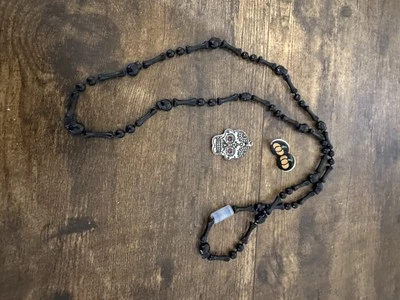 Collar de hueso con dije de calavera y pendientes de calabaza  Foto 1 de 4