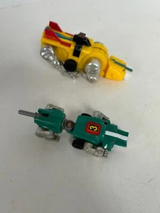 2 LJN Voltron Lion Force Figures Green &Yellow Lion Vintage Pullback 1984 - Picture 1 of 5