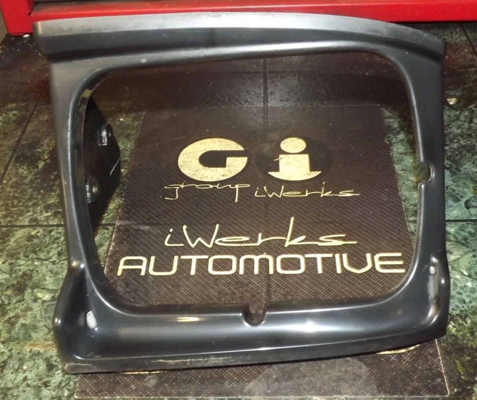 (1) OEM 88-91 USDM Toyota Corolla SR5 Coupe AE92 driver headlight trim shroud FL - Image 1 of 4