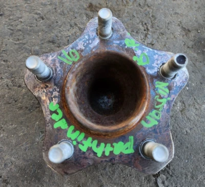 2016 Nissan Pathfinder rear right passenger side wheel bearing hub OEM - Image 1 of 3