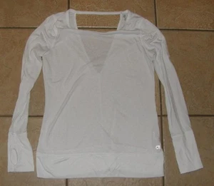 CLEARANCE White Sz Medium Stretchy Athletic Long Sleeve Thumbhole Shirt GAP FIT - Picture 1 of 5
