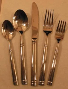 Towle, Stephanie Pattern, 18/0 Stainless, 2010, 5 Piece Place Setting - Picture 1 of 7