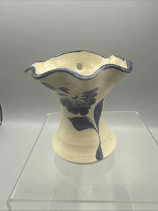 Vintage Williamsburg Pottery Blue Flower Wall Hanging Vase Ruffled Edge 3.25" - Picture 1 of 7