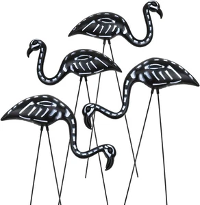 Halloween Esqueleto Flamencos, Paquete de 4 Pequeños Flamencos Negros, Plástico y Metal - Imagen 1 de 5
