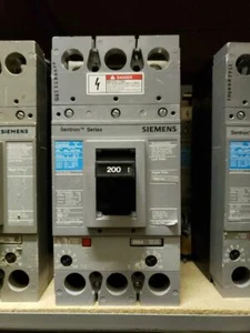 Interruttore Siemens FXD62B200 200A 600V 2P cassa sagomata usato - Foto 1 di 2