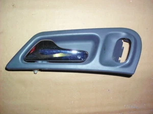 Mercedes Clase C berlina W203 2003 manija de puerta interior trasera izquierda - Imagen 1 de 1