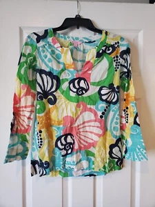 LILLY PULITZER Thandie Chiquita Bonita Colorful Print Cotton Split Neck Top XS - Picture 1 of 5