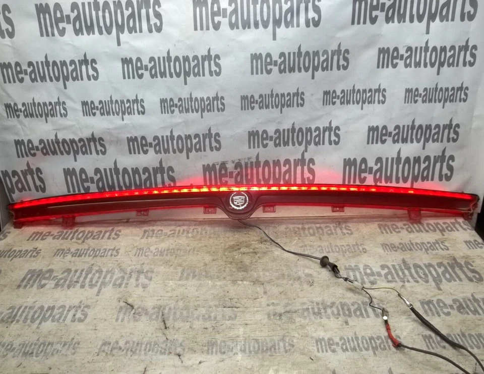 1998-2004 CADILLAC SEVILLE OEM REAR 3RD THIRD BRAKE STOP HIGH MOUNT LAMP LIGHT - Image 1 of 4