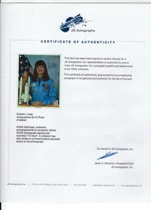 NASA Space Shuttle Astronaut Linda Godwin signiertes Foto Echtheitszertifikat!! - Bild 1 von 3