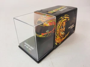 Minichamps Valentino Rossi AGV Helmet 2001 1/8 397010046 - Imagen 1 de 3