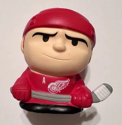 Jumbo SqueezyMates de la NHL 2026 Patrick Kane Detroit Red Wings Foto 1 de 2