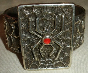 NAVAJO STEWART BILLIE SPIDER & SPIDER WEB CORAL STERLING SILVER BRACELET vafo - Picture 1 of 13