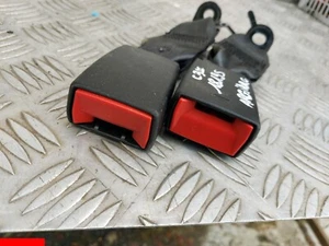 Prétensionneur accroche ceinture sécurité arrière Gauche - CITROEN C3 II (2) - Picture 1 of 4