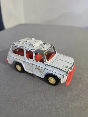 Ambulancia de rescate vintage Tootsie juguete blanco rojo SUV coche años 60 Foto 1 de 4