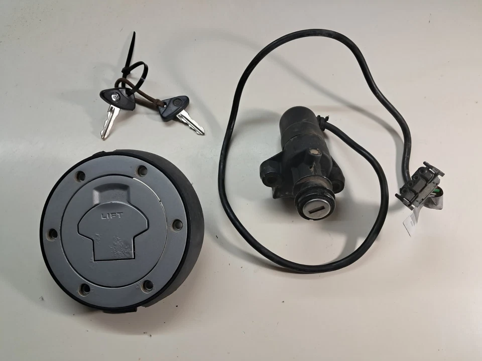 Bmwf650gs Dakar 2006 Ignition Fuel Cap and Two Keys OEM - image 1 of 2