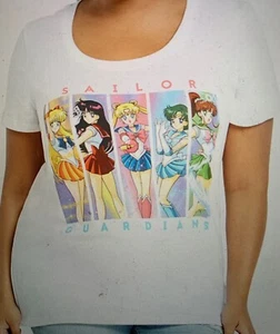 TORRID Sailor Moon Guardians White SCOOP T-Shirt - Bild 1 von 2