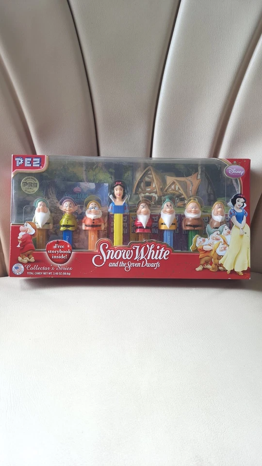 PEZ Collector's Series Snow White & The Seven Dwarfs Limited Edition Set