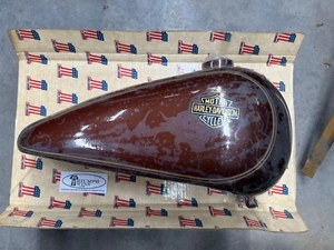 Harley Davidson AMF NUEVO NOS Sillín Marrón Derecha 5 Galones Tanque de Gas para Principios de 1980 - Imagen 1 de 4