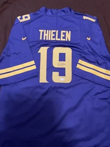 Maglia firmata Adam Thielen JSA Minnesota Vikings autografata Carolina NFL XXL - Foto 1 di 8