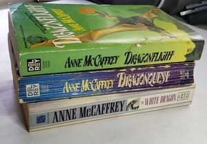 Dragonriders of Pern 1 2 3 Anne McCaffrey Dragonflight Dragonquest White Dragon - Imagen 1 de 4