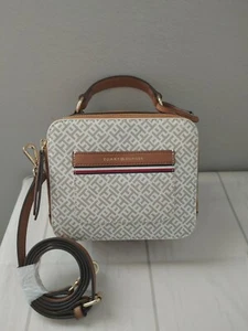 Tommy Hilfiger Rose Square Crossbody - Picture 1 of 4