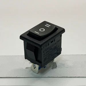 LIGHT COUNTRY R19A Switch 3 Pins 3 Positions 6A 125/250VAC T105/55 T85u - Picture 1 of 4