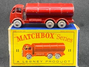 Matchbox MB11-B11: Road Tanker with Type D2 Box - Picture 1 of 7