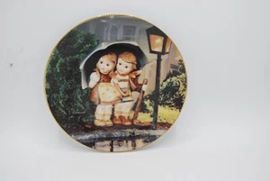 M.J. HUMMEL STORMY WEATHER LITTLE COMPANIONS COLLECTOR PLATE - Picture 1 of 5
