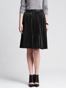 NWT Banana Republic Faux Leather Pleated Skirt Size 8
