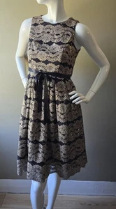 Vestido de Cóctel Jackie Jon New York 8 Negro/Dorado Encaje Lentejuelas Ajuste y Acampanado - Imagen 1 de 18