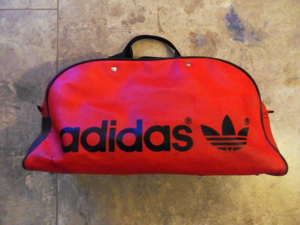 SAC DE SPORT ADIDAS  ANNEES 80 VINTAGE MADE IN FRANCE NO MAILLOT - Photo 1/4