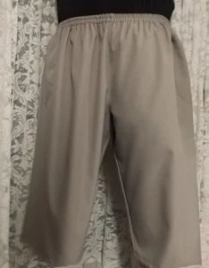 PLUS SIZE 24 = 3XL TAUPE WIDE LEG Woven Work Wear 3/4 PANTS + Pocs LENGTH 80cm - Picture 1 of 2