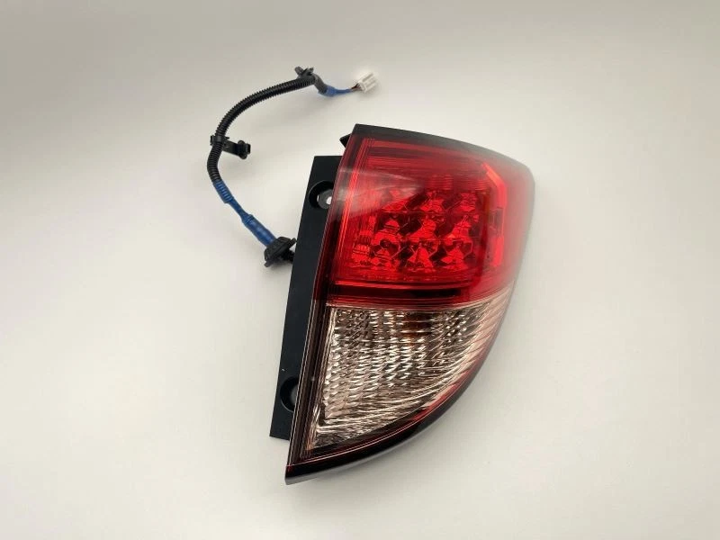Luz trasera derecha Honda HR-V 2016-2018 montada en cuarto 1,8 L a AWD 88 k -Ex- 55259 Foto 1 de 4